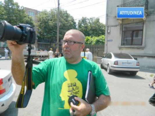 Gentleman desăvârşit: afaceristul Nedelcu i-a făcut plângere penală poliţistei căreia i-a rupt degetele în uşă